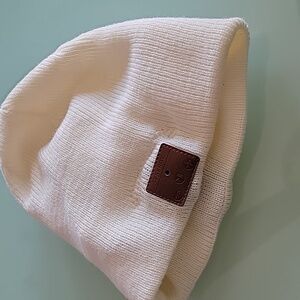 Wireless Bluetooth Beanie Hat with Detachable Stereo Speakers.
